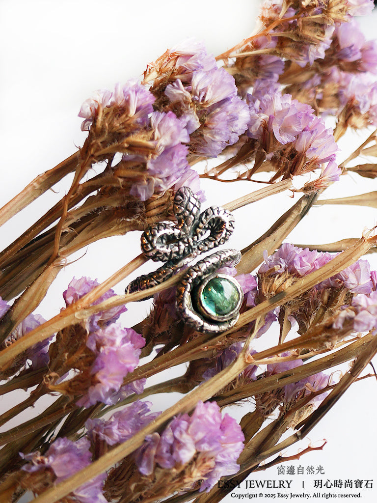 錢蛇環抱寶石|手工純銀戒