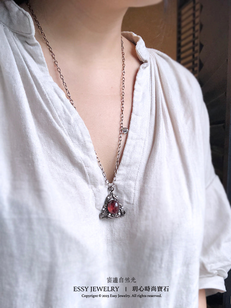 Rubellite |古典金字塔 紅寶碧璽 能量墜鍊