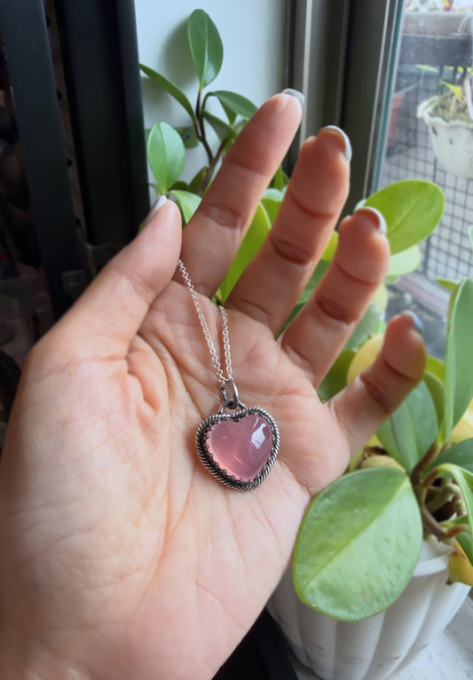 Rose Quartz｜馬達加斯加 粉晶愛心手工純銀墜 C051101