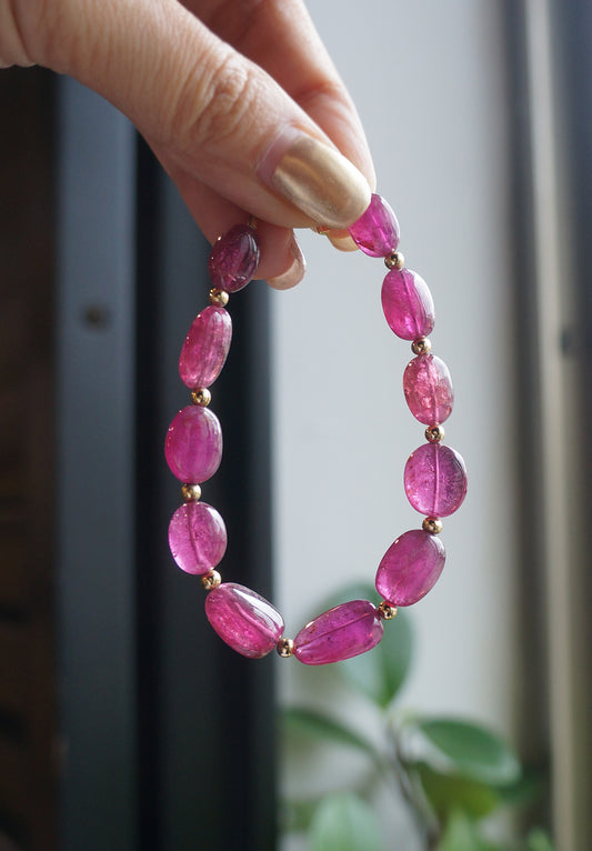 貴氣桃紅｜紅寶碧璽手環 C052001