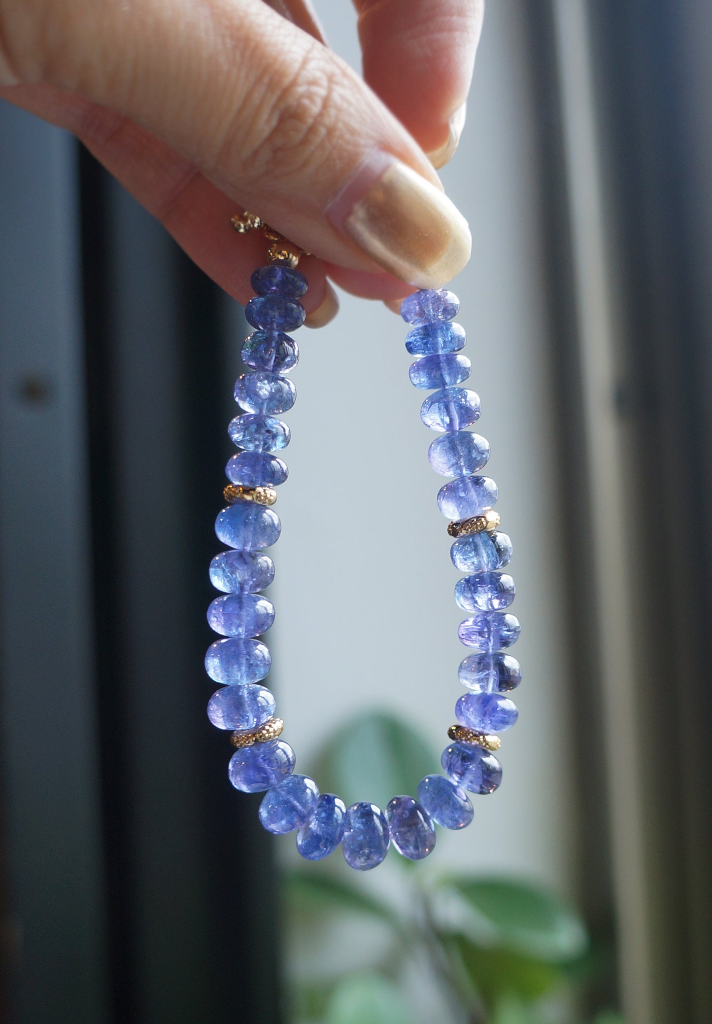 TANZANITE｜丹泉石塔珠手鍊 C052003