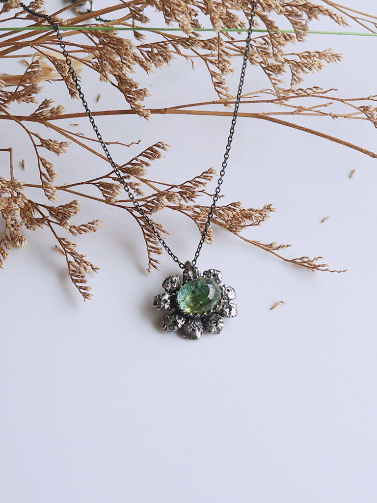 綠碧璽 手工蕾絲花銀墜 C060301