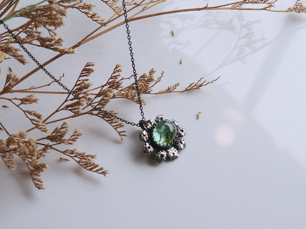 綠碧璽 手工蕾絲花銀墜 C060301