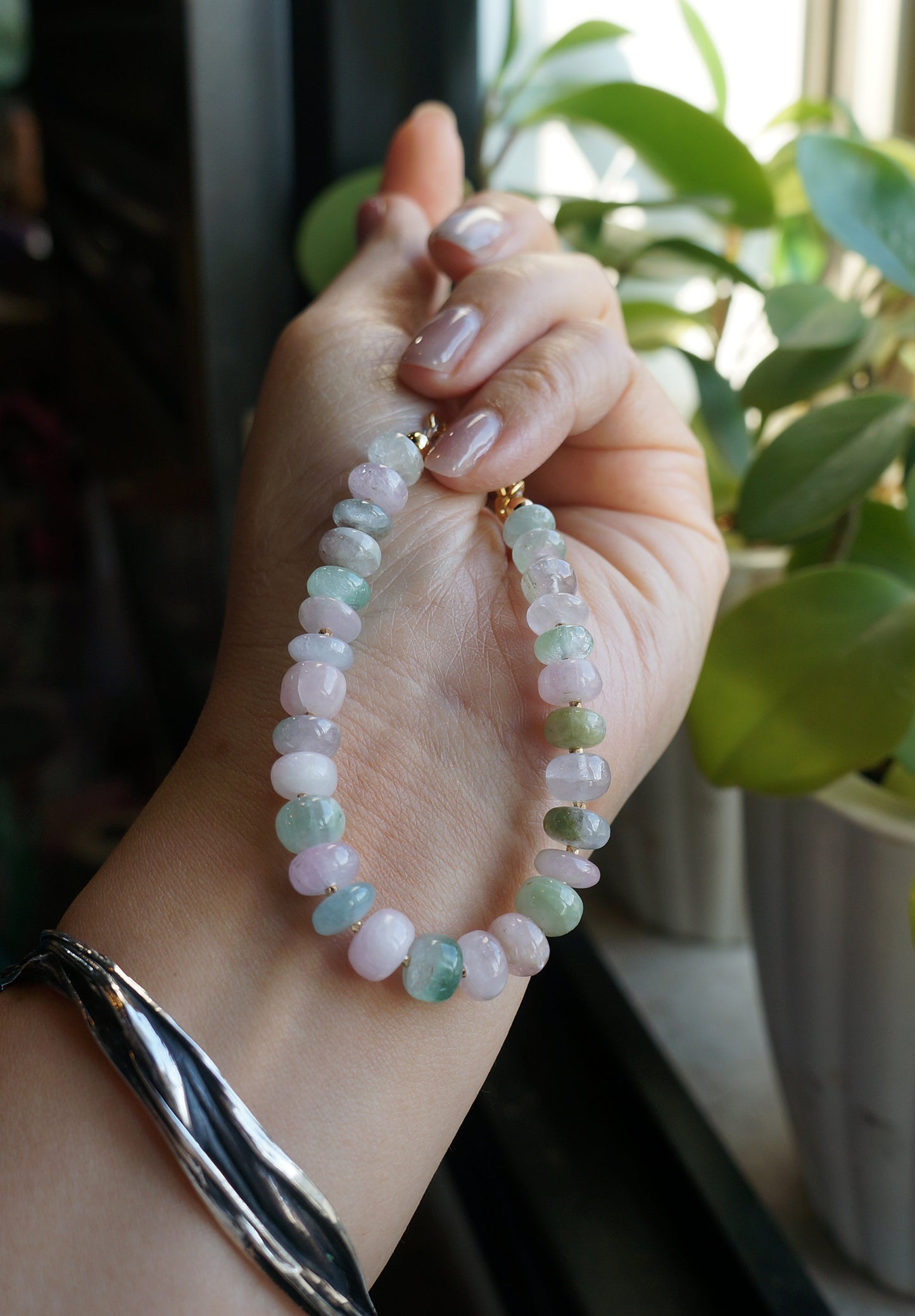 清新優雅｜阿富汗彩碧璽塔珠手鍊 E101604