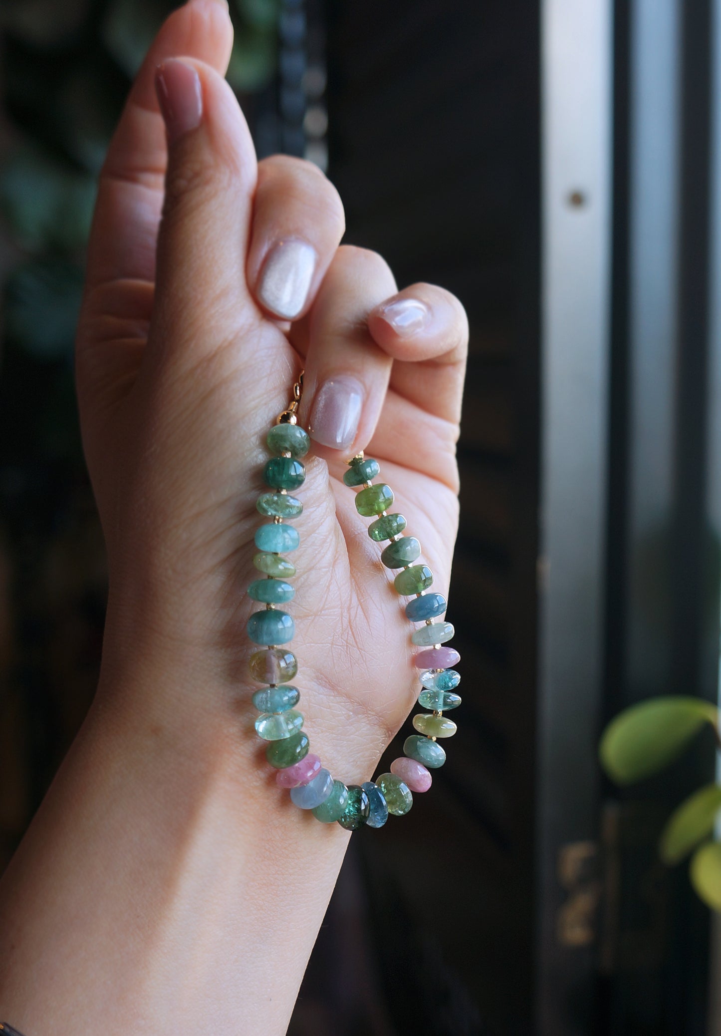 靜謐深邃｜阿富汗深藍綠碧璽塔珠手鍊 E101607