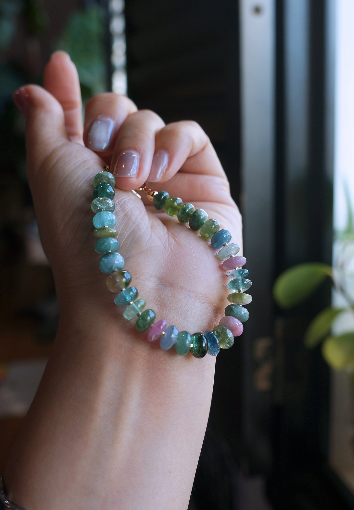 靜謐深邃｜阿富汗深藍綠碧璽塔珠手鍊 E101607