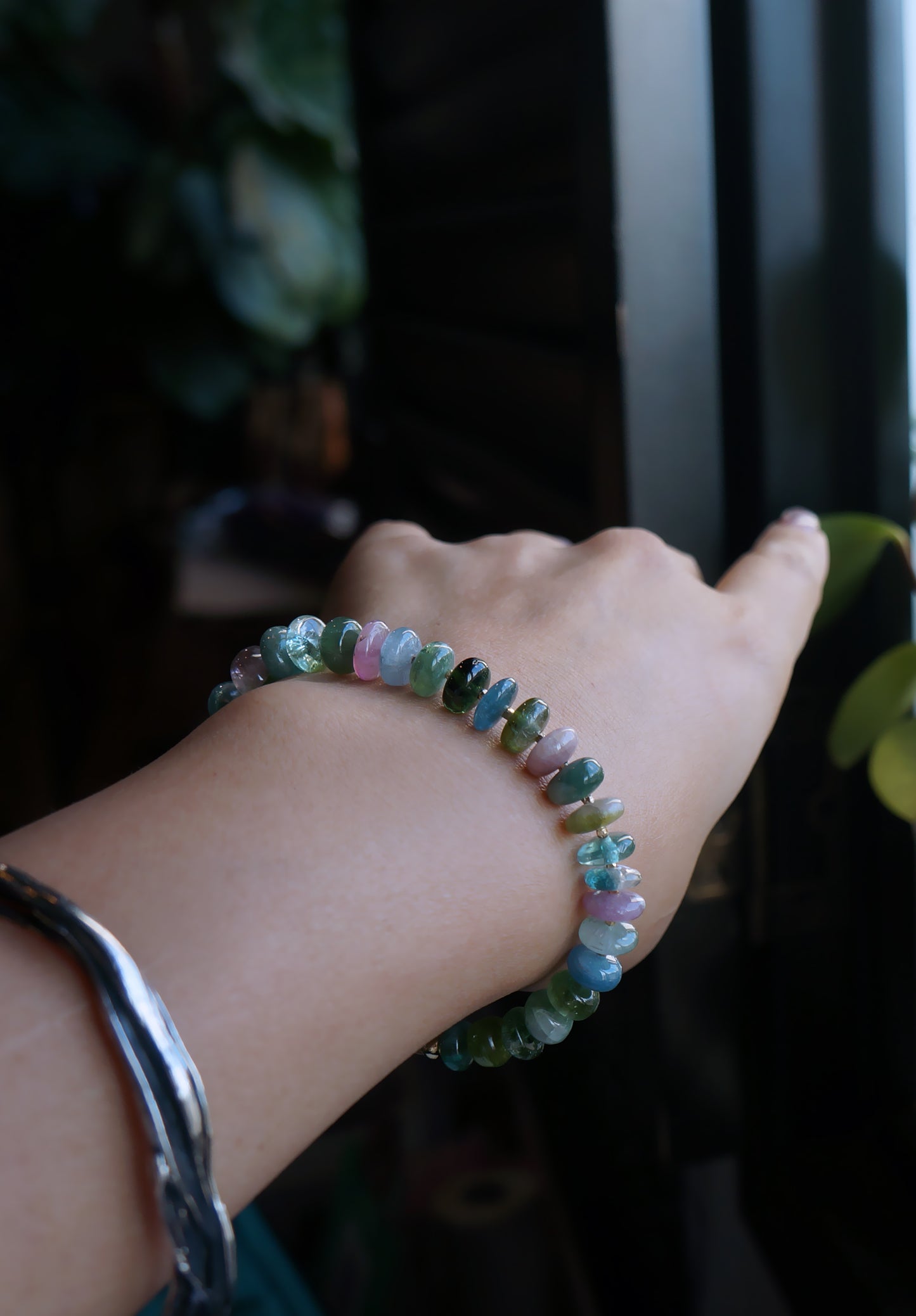 靜謐深邃｜阿富汗深藍綠碧璽塔珠手鍊 E101607