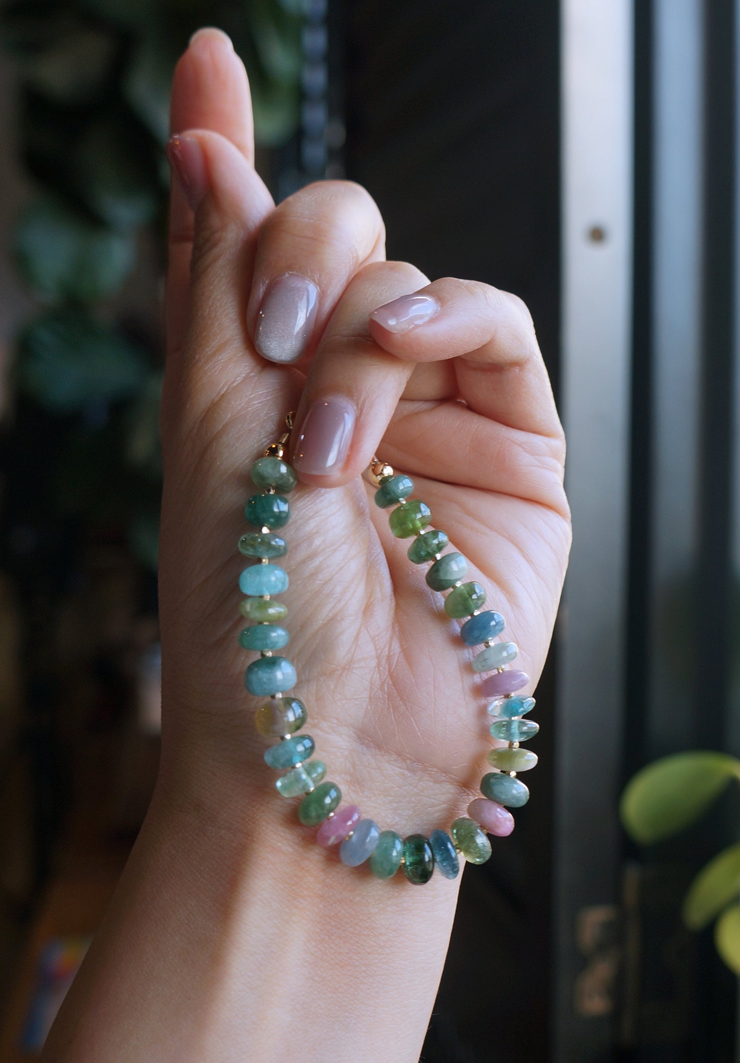 靜謐深邃｜阿富汗深藍綠碧璽塔珠手鍊 E101607