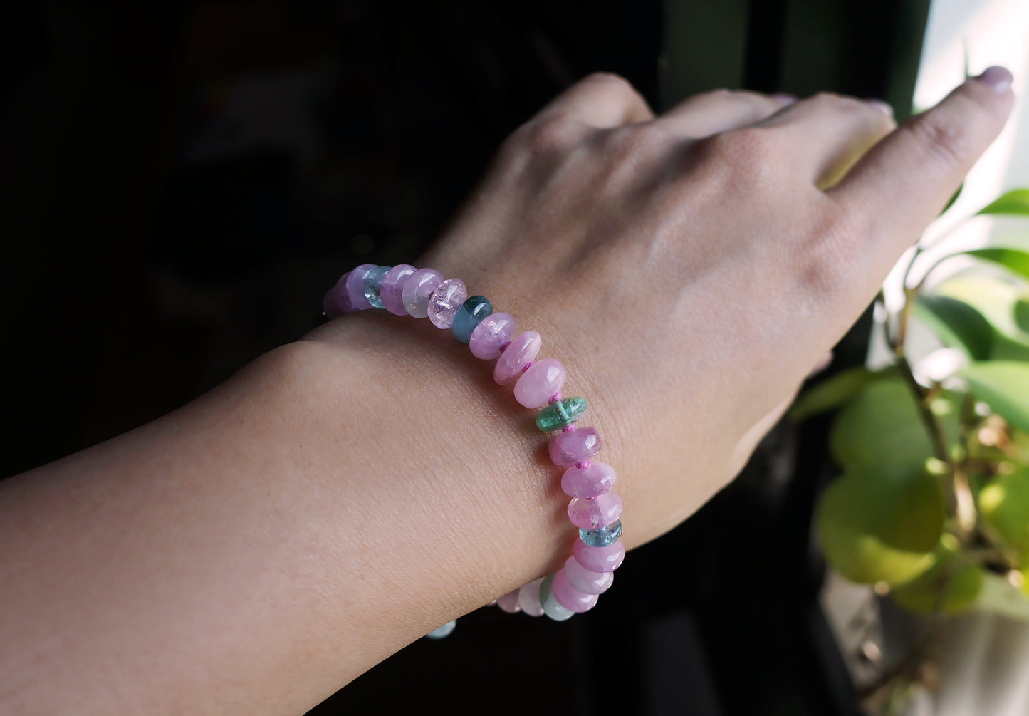 粉嫩優雅｜阿富汗粉碧塔珠手鍊 E101608