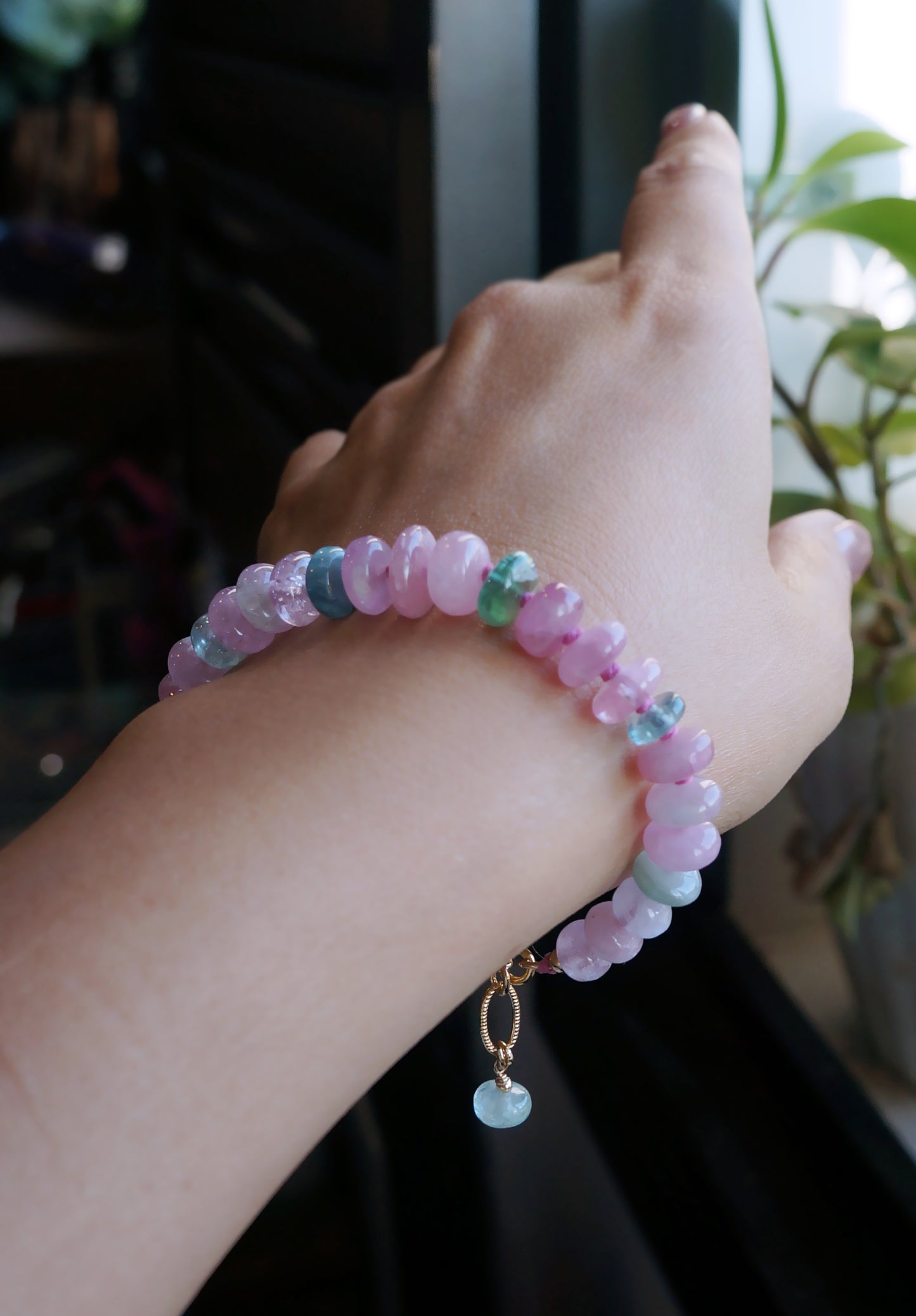 粉嫩優雅｜阿富汗粉碧塔珠手鍊 E101608