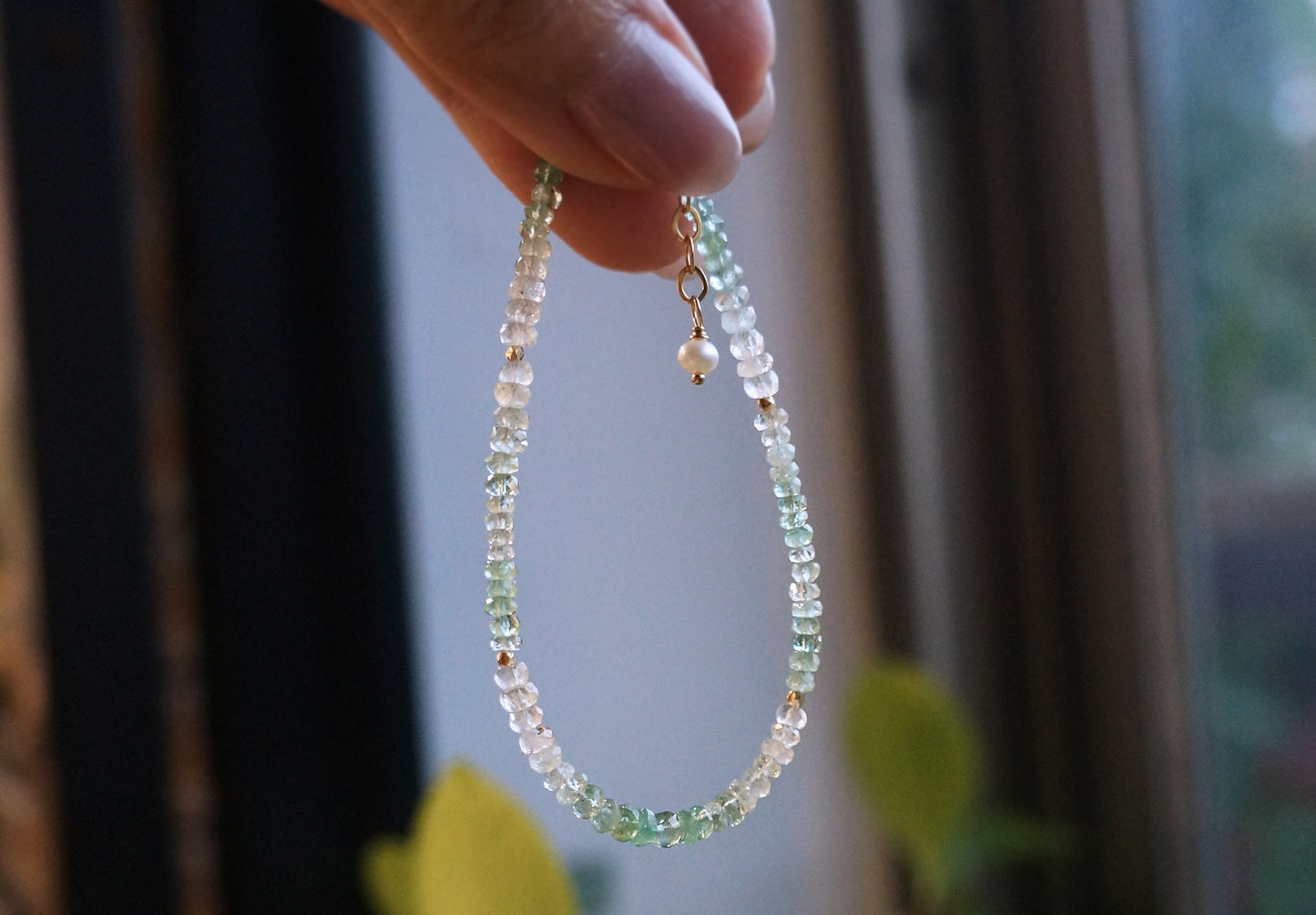 EMERALD｜漸層色祖母綠細切手鏈 E111404