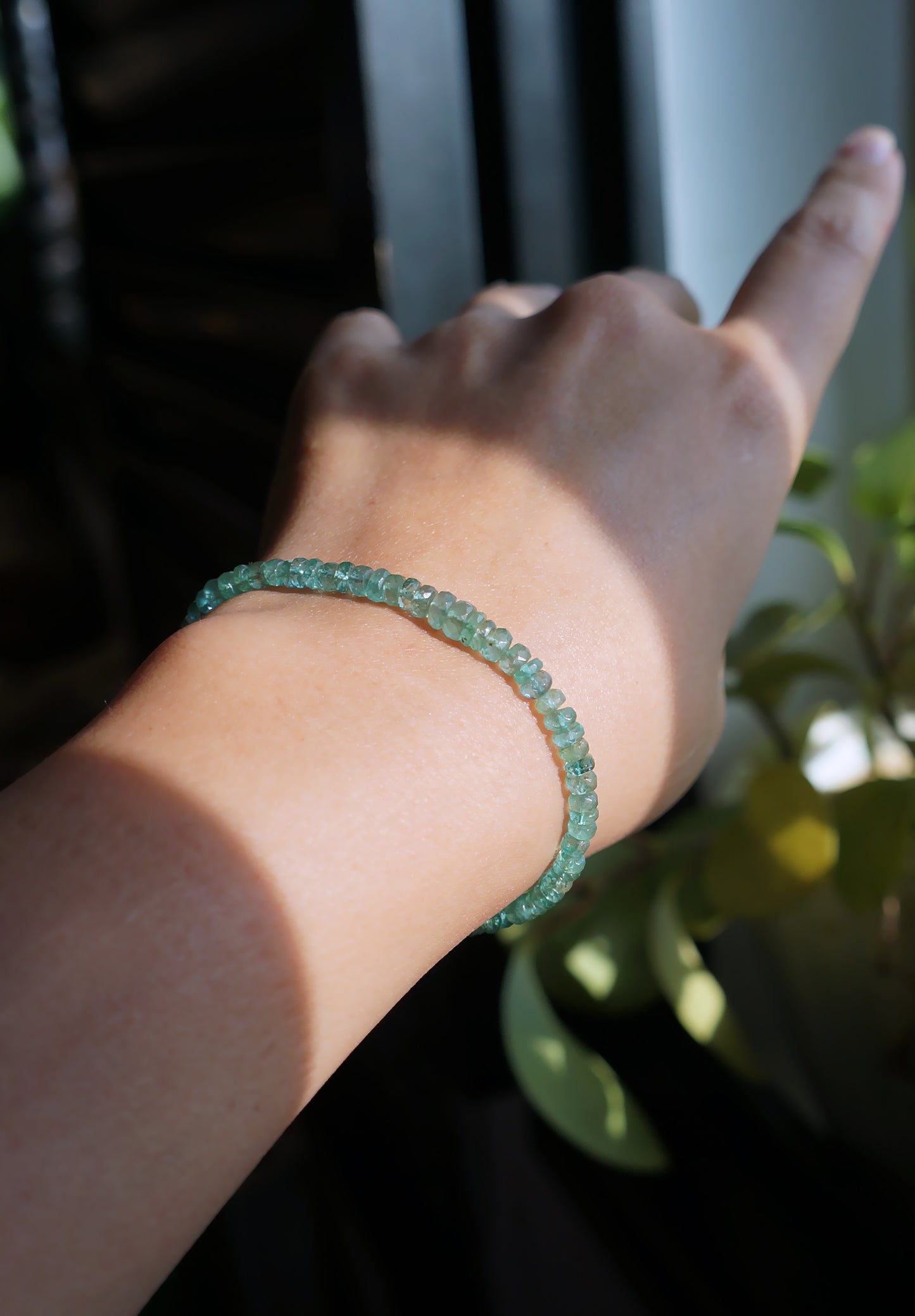 2025年終特價｜尚比亞祖母綠細切手鏈 E112401