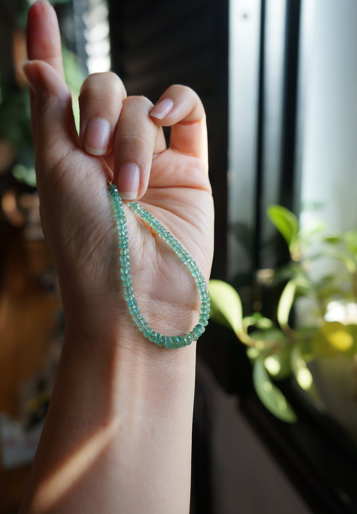 2025年終特價｜尚比亞祖母綠細切手鏈 E112401