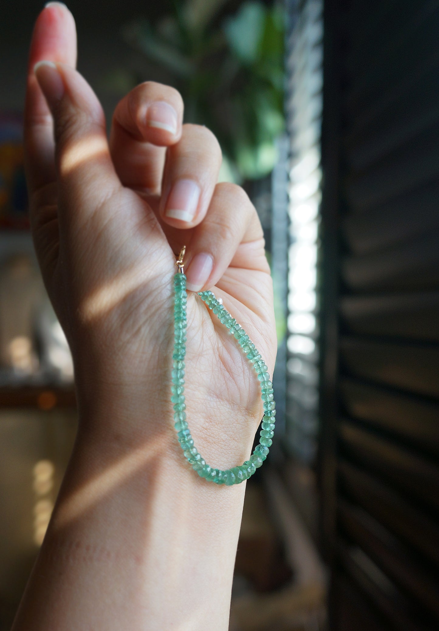 2025年終特價｜尚比亞祖母綠細切手鏈 E112401