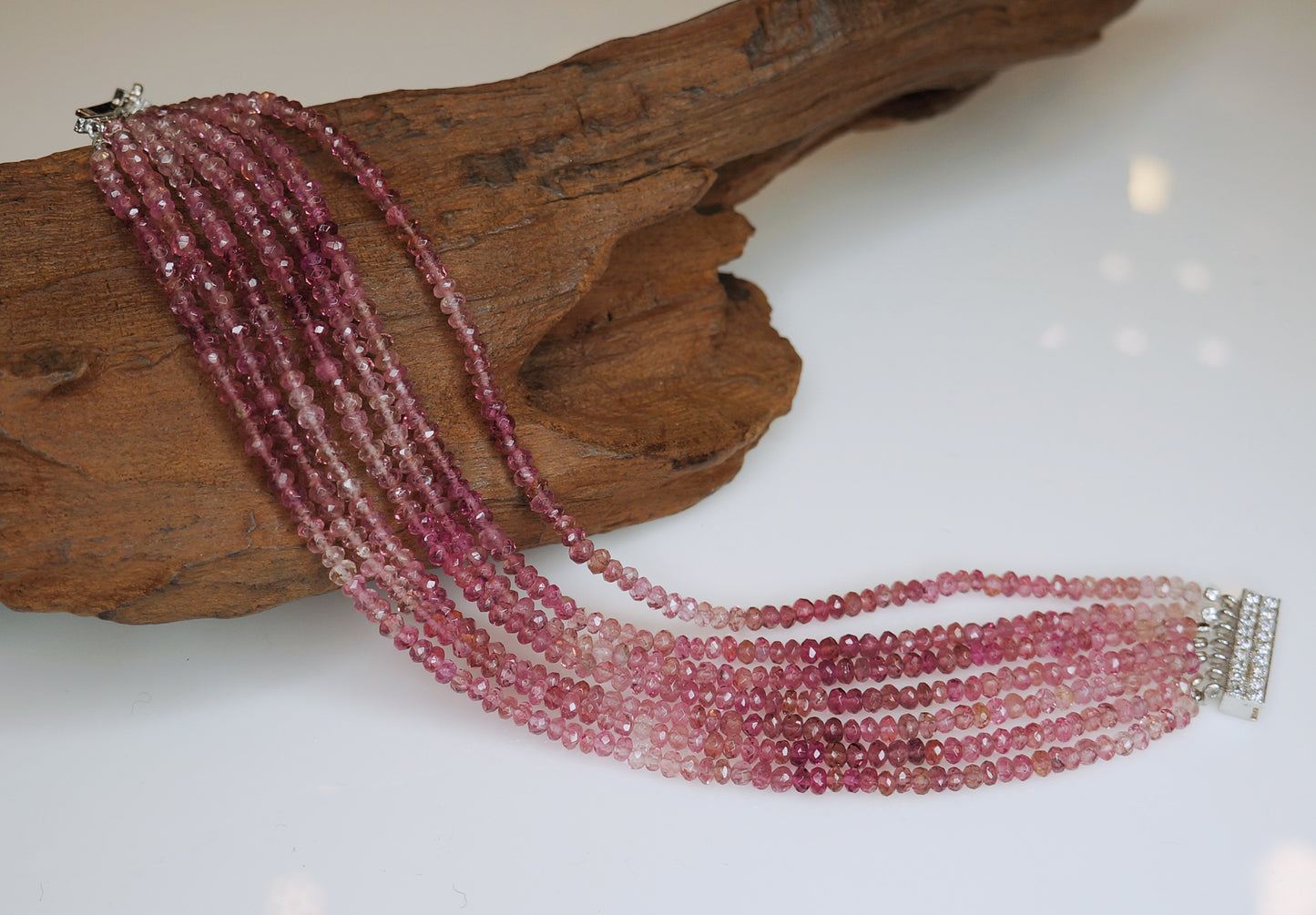 清秀佳人｜閃亮切面粉碧璽手鍊