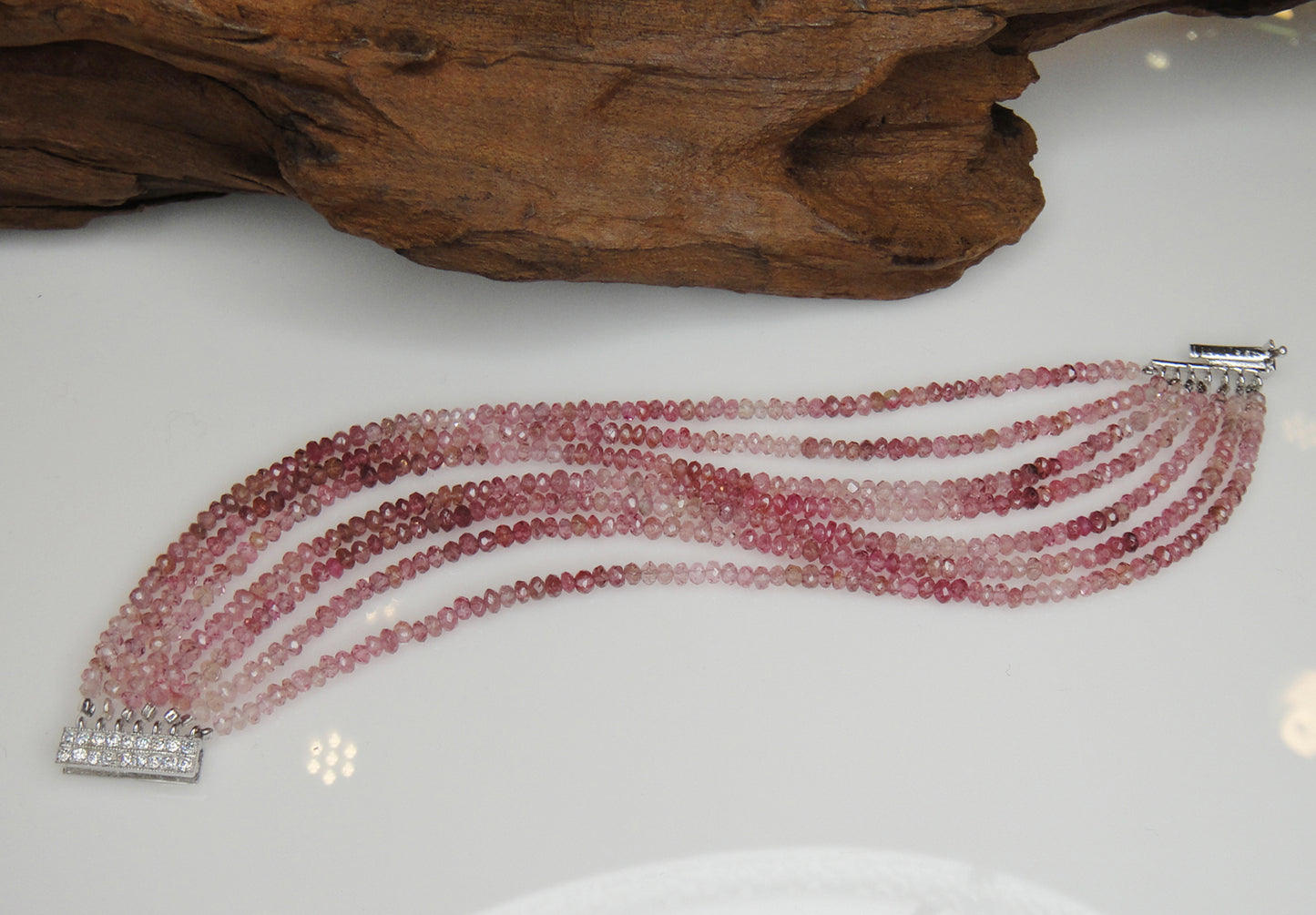 清秀佳人｜閃亮切面粉碧璽手鍊