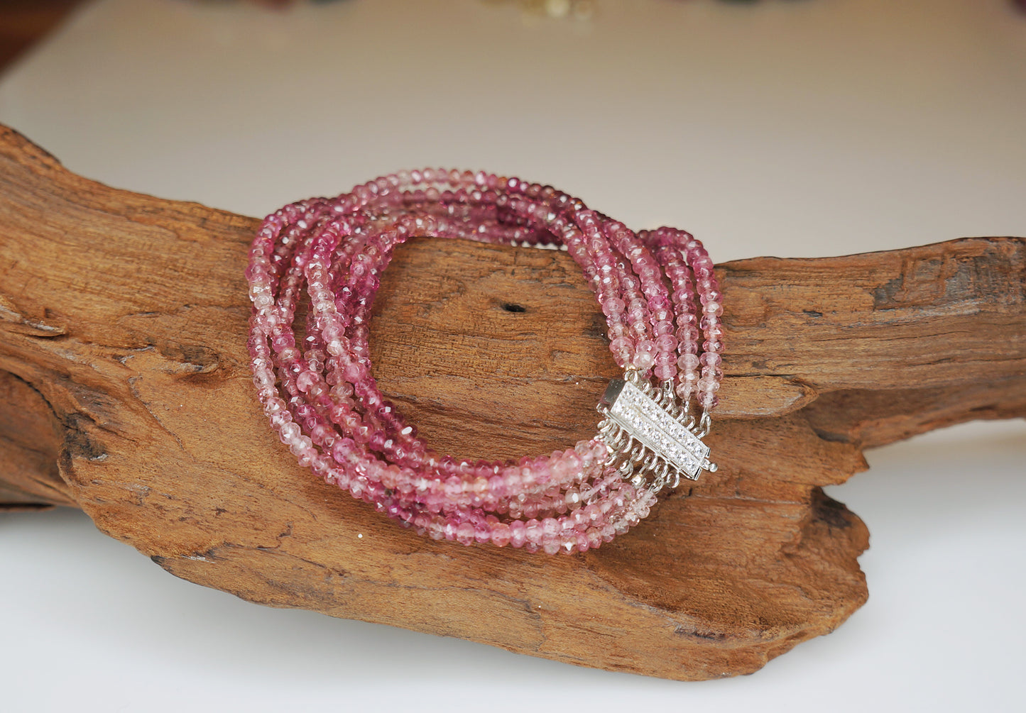 清秀佳人｜閃亮切面粉碧璽手鍊